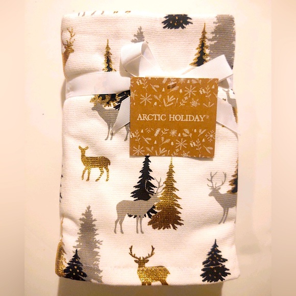🎁ARCTIC HOLIDAY Hand Towels - 2 Pieces - Picture 1 of 3